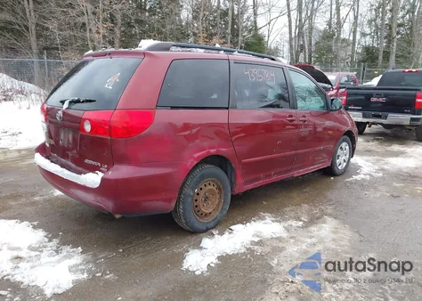 2009 Toyota Sienna Le z USA, uszkodzony, nr VIN 5TDBK23C79S024102